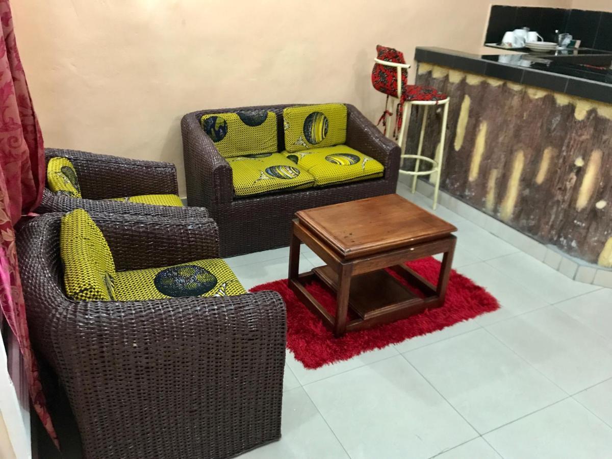 Appartements Chez Leo Brazzaville Exterior foto